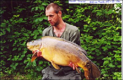 Lee White - 'Two-Tone' at 35lb 9oz - North Met Pit